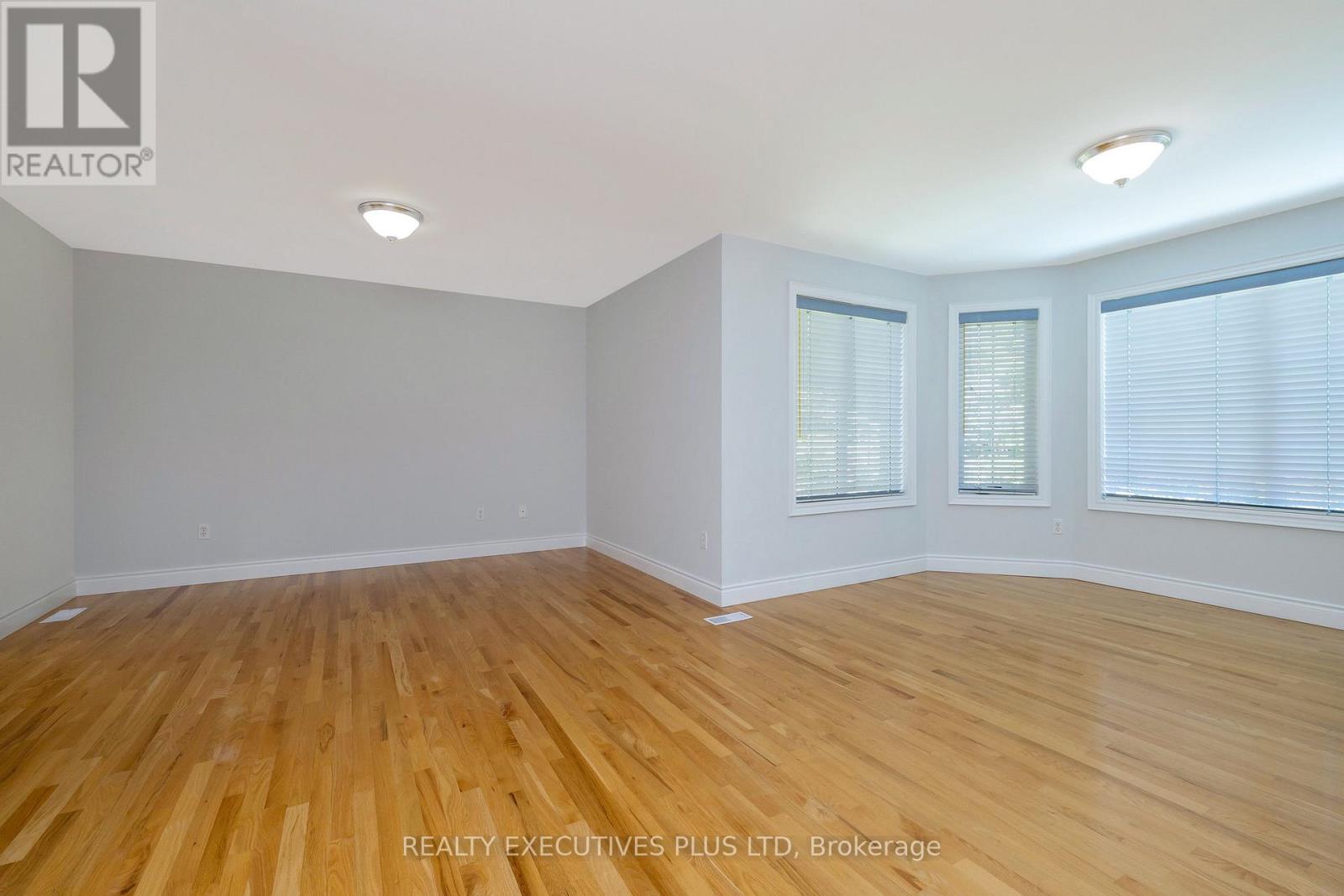 2547 Morrison Avenue, Mississauga, Ontario  L5C 3J6 - Photo 26 - W12390890