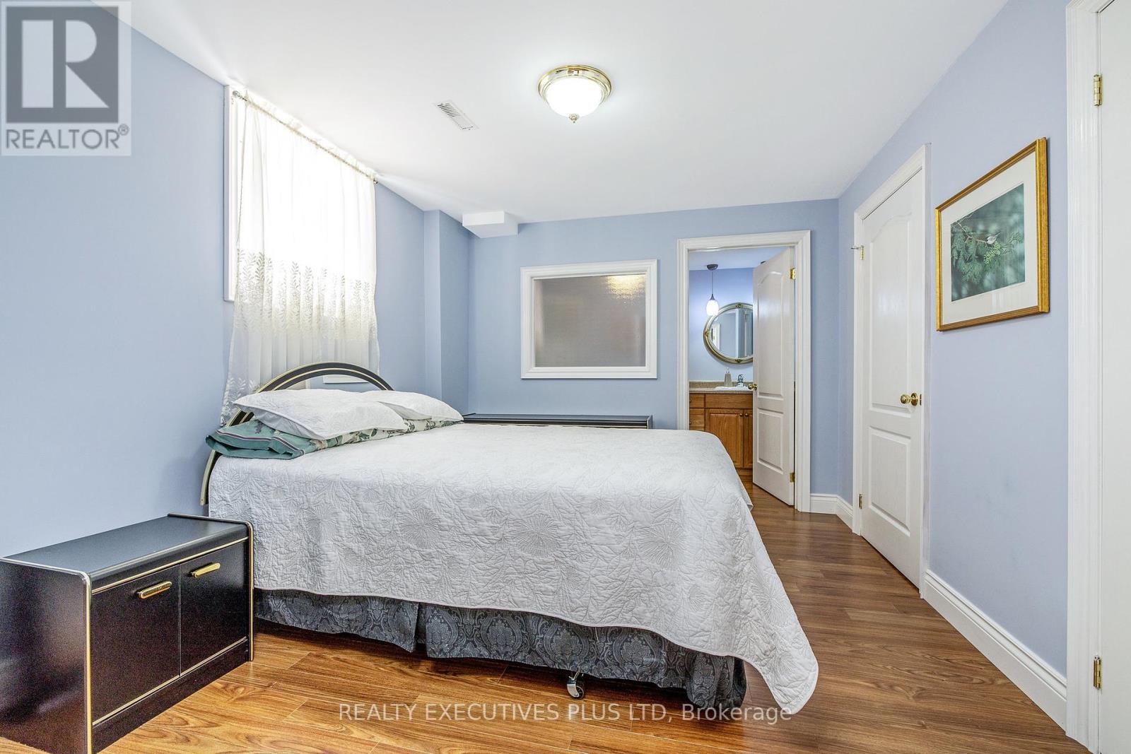 2547 Morrison Avenue, Mississauga, Ontario  L5C 3J6 - Photo 34 - W12390890