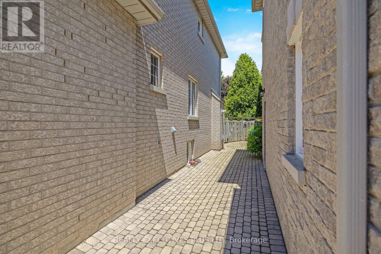 2547 Morrison Avenue, Mississauga, Ontario  L5C 3J6 - Photo 37 - W12390890