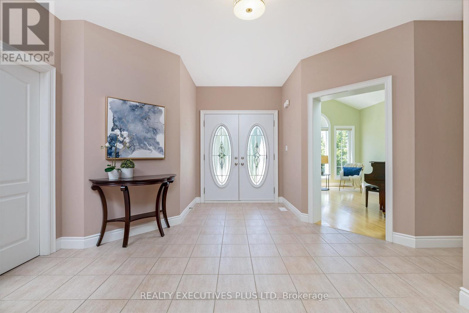 2547 Morrison Avenue, Mississauga, Ontario  L5C 3J6 - Photo 4 - W12390890