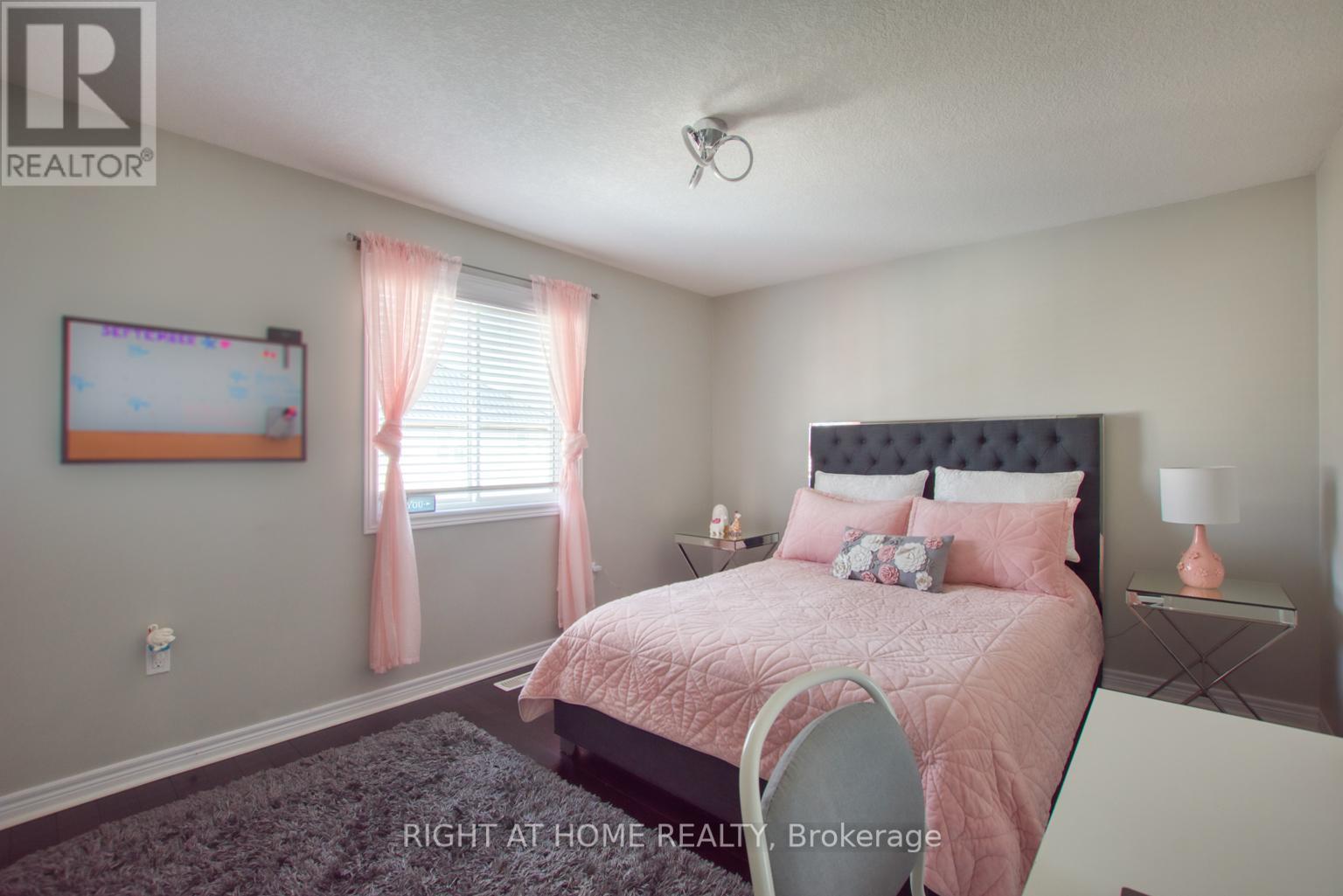 117 Chartwell Circle, Hamilton, Ontario  L9A 0C4 - Photo 29 - X12390710
