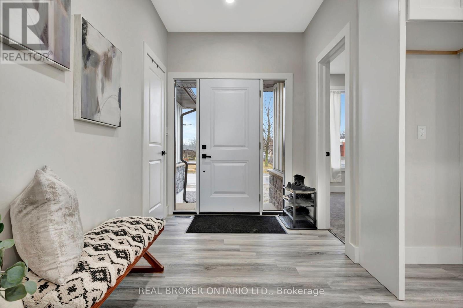 64 Queen Street W, Norfolk, Ontario  N0E 1P0 - Photo 2 - X12390847