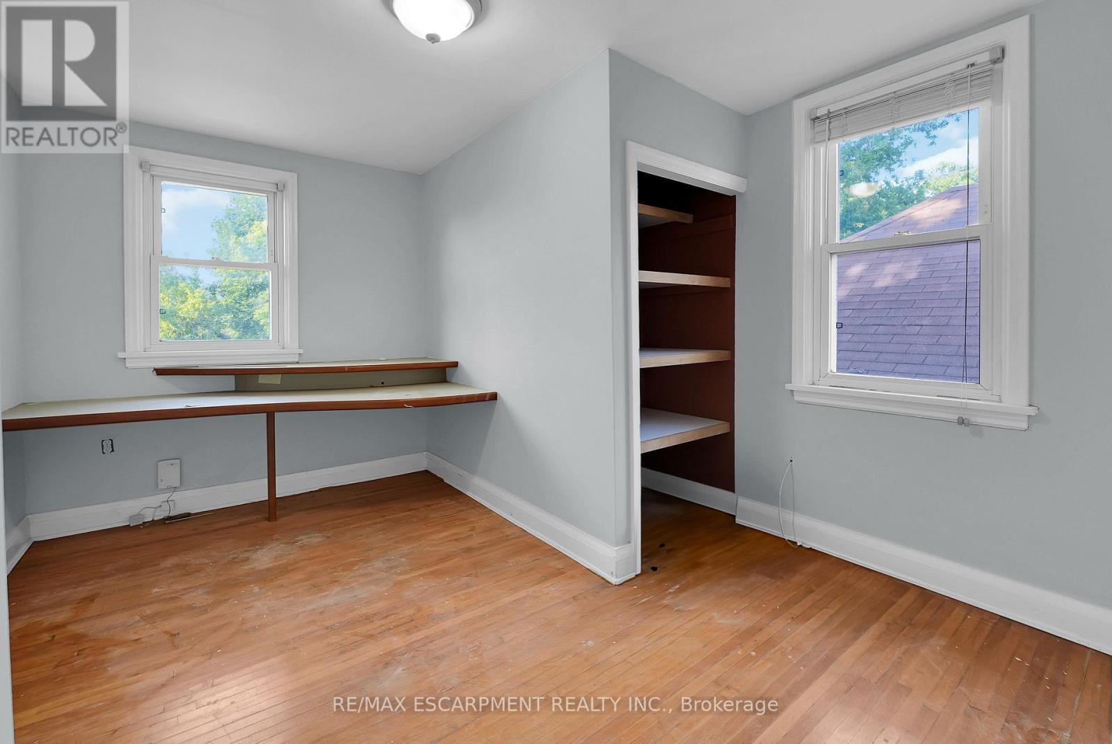 9 Arlington Avenue, St. Catharines, Ontario  L2P 3A3 - Photo 14 - X12390850