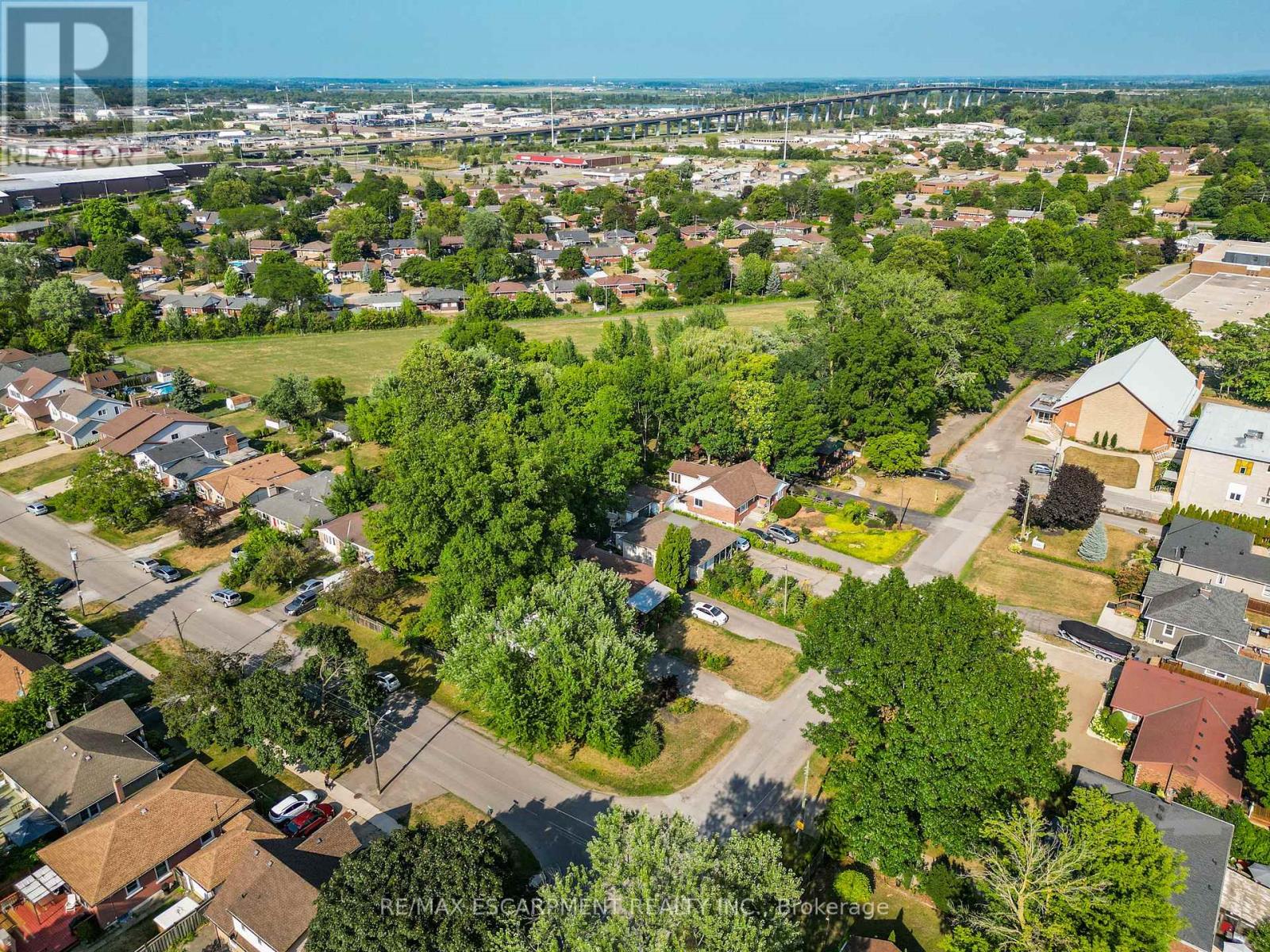 9 Arlington Avenue, St. Catharines, Ontario  L2P 3A3 - Photo 22 - X12390850