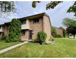 4 - 4 ROSANNE CRESCENT, Hamilton, Ontario