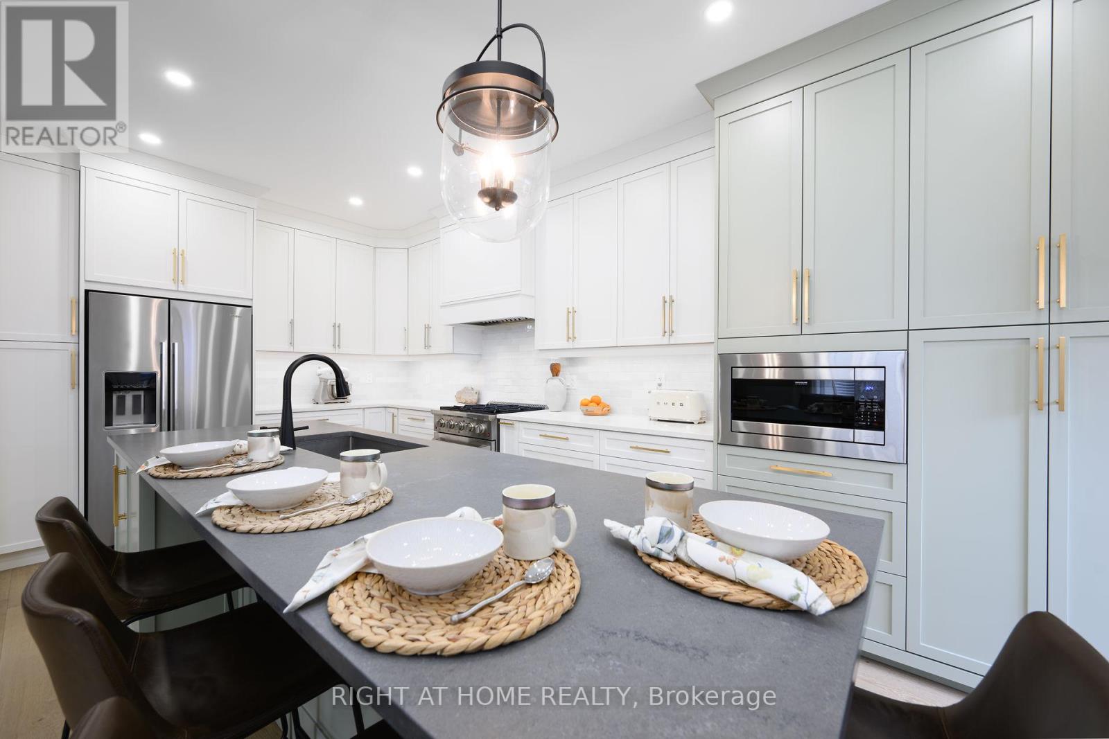 9 - 270 Main Street W, Grimsby, Ontario  L3M 0B3 - Photo 6 - X12390900