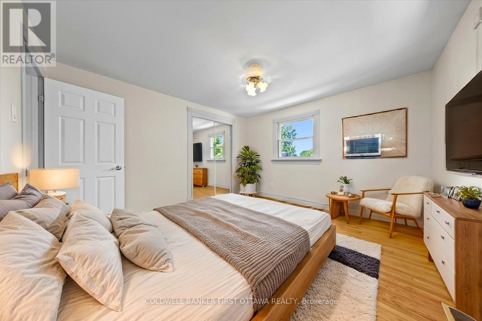 2326 Harding Road, Ottawa, Ontario  K1G 3B9 - Photo 11 - X12359814