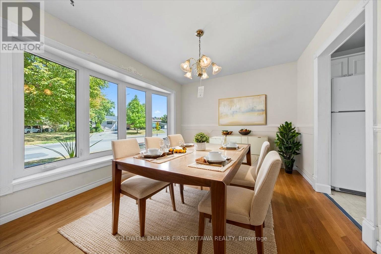 2326 Harding Road, Ottawa, Ontario  K1G 3B9 - Photo 2 - X12359814