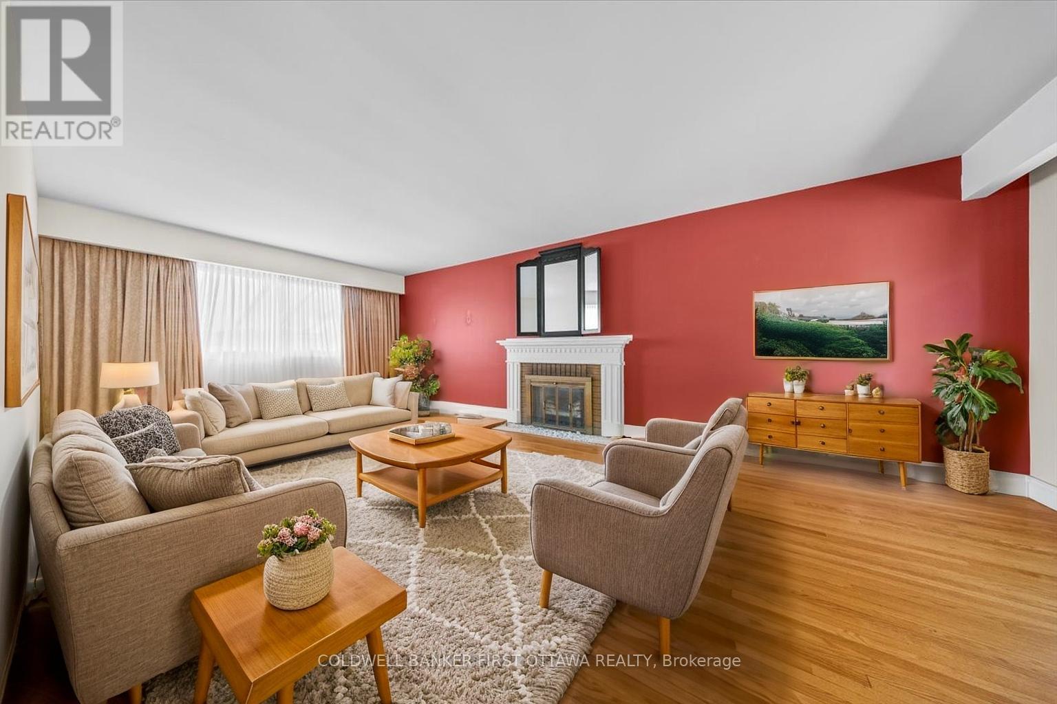 2326 Harding Road, Ottawa, Ontario  K1G 3B9 - Photo 5 - X12359814