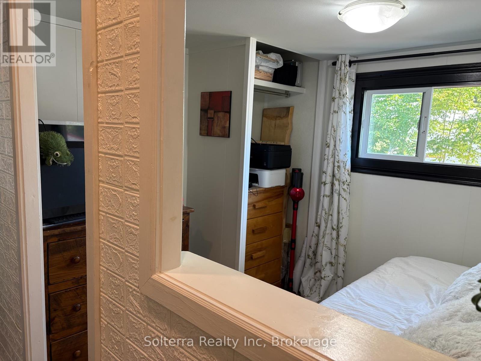 Unit #402 - 1713 Highway 11 S, Gravenhurst, Ontario  P0E 1G0 - Photo 27 - X12361417