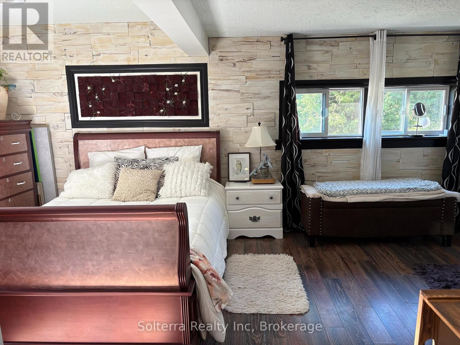Unit #402 - 1713 Highway 11 S, Gravenhurst, Ontario  P0E 1G0 - Photo 20 - X12361417