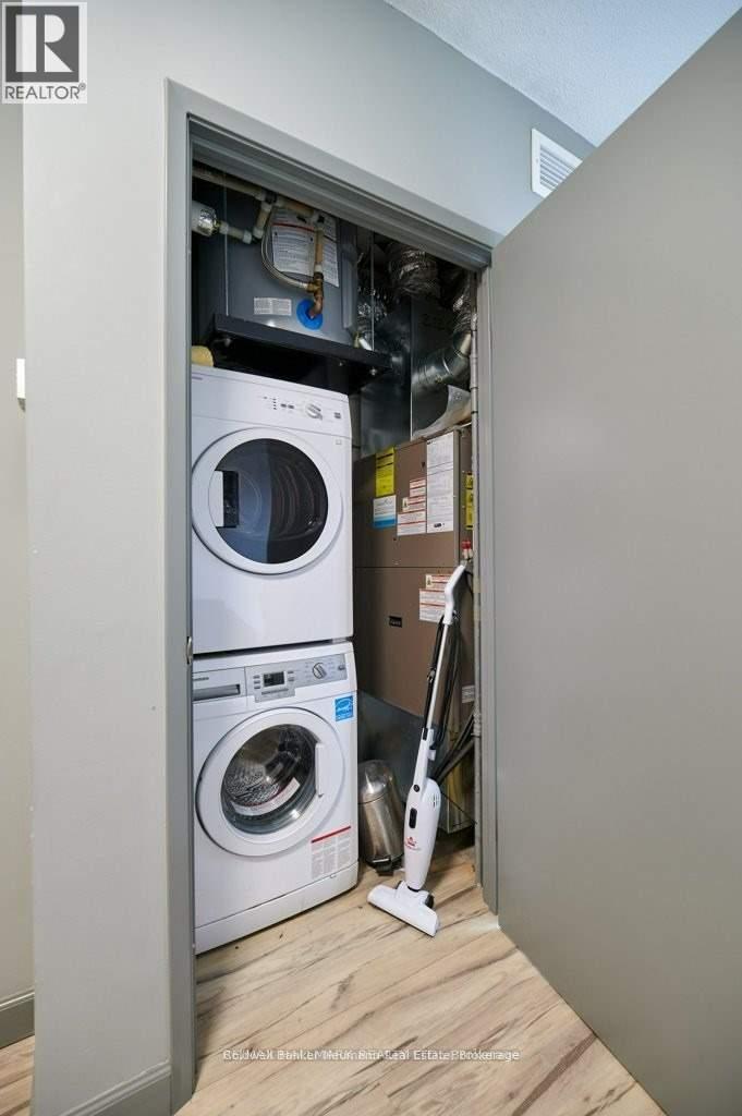 227 - 258b Sunview Street, Waterloo, Ontario  N2L 0H7 - Photo 9 - X12390687