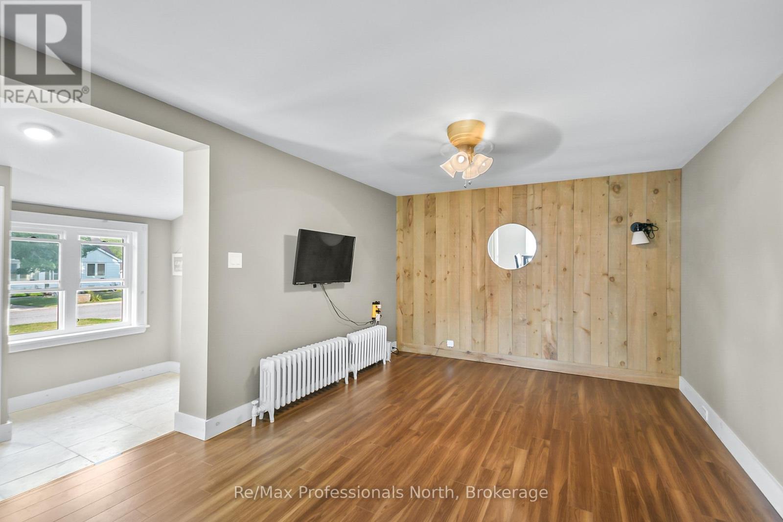 450 Mary Street N, Gravenhurst, Ontario  P1P 1G1 - Photo 8 - X12376268