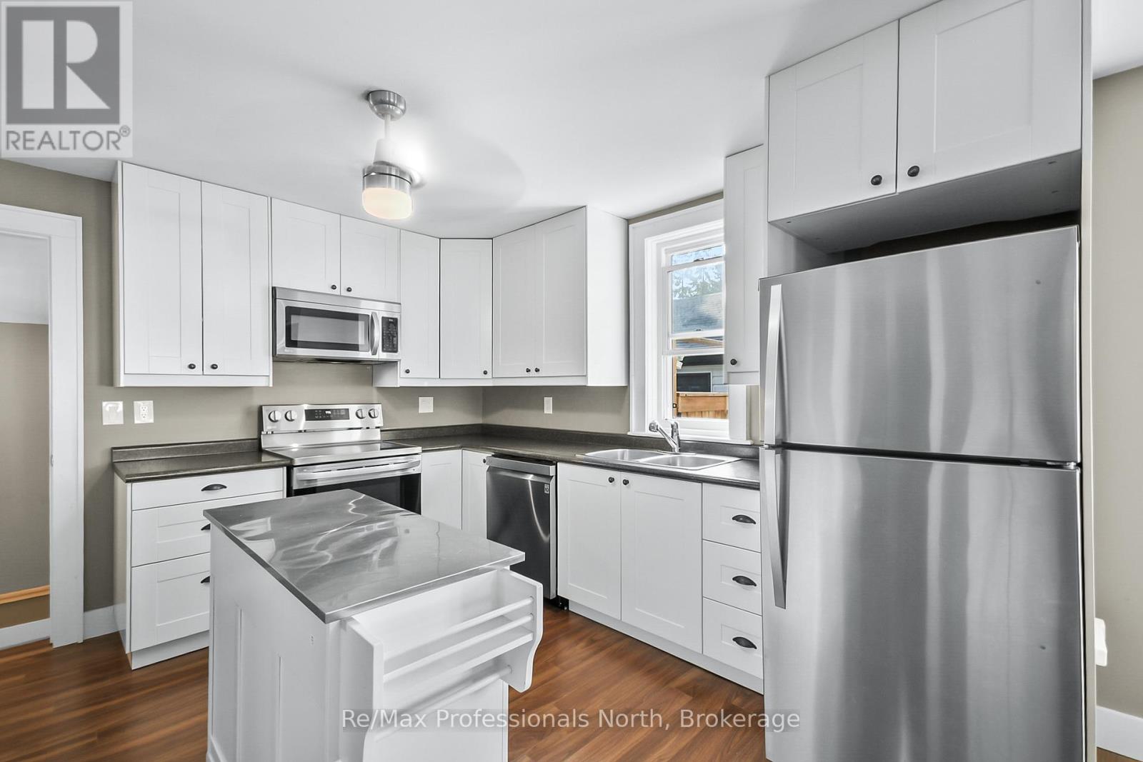 450 MARY STREET N, Gravenhurst, Ontario