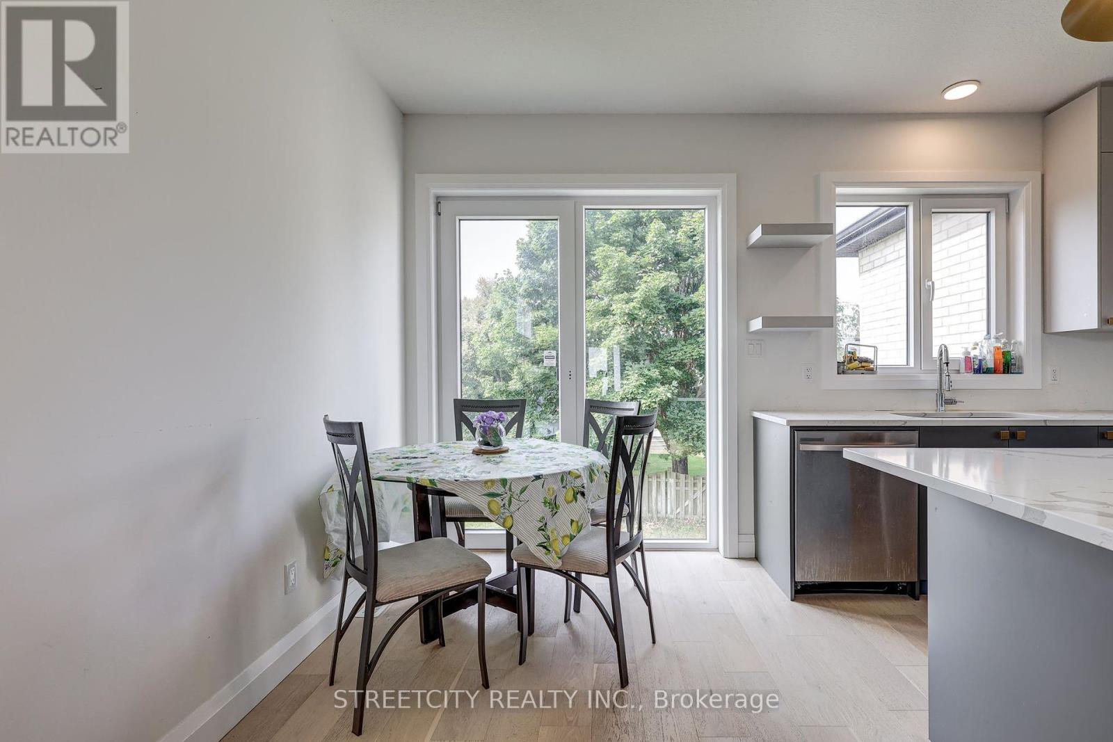 42 Alexander Circle, Strathroy-Caradoc, Ontario  N7G 0B5 - Photo 15 - X12391052