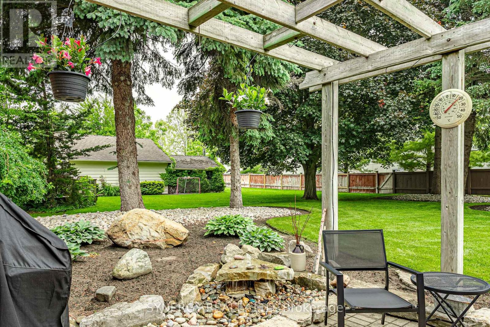 65 Colborne Street, Strathroy-Caradoc (Ne), Ontario  N7G 2M1 - Photo 17 - X12391080