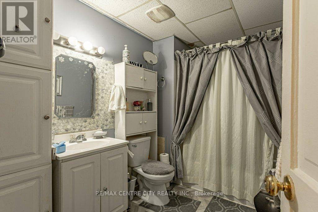203 Rectory Street, London East, Ontario  N5Z 2A6 - Photo 11 - X12391115