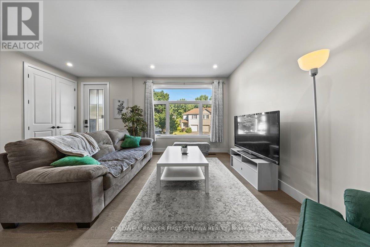 A/b - 22 Inverkip Avenue, Ottawa, Ontario  K1T 4B7 - Photo 5 - X12391063