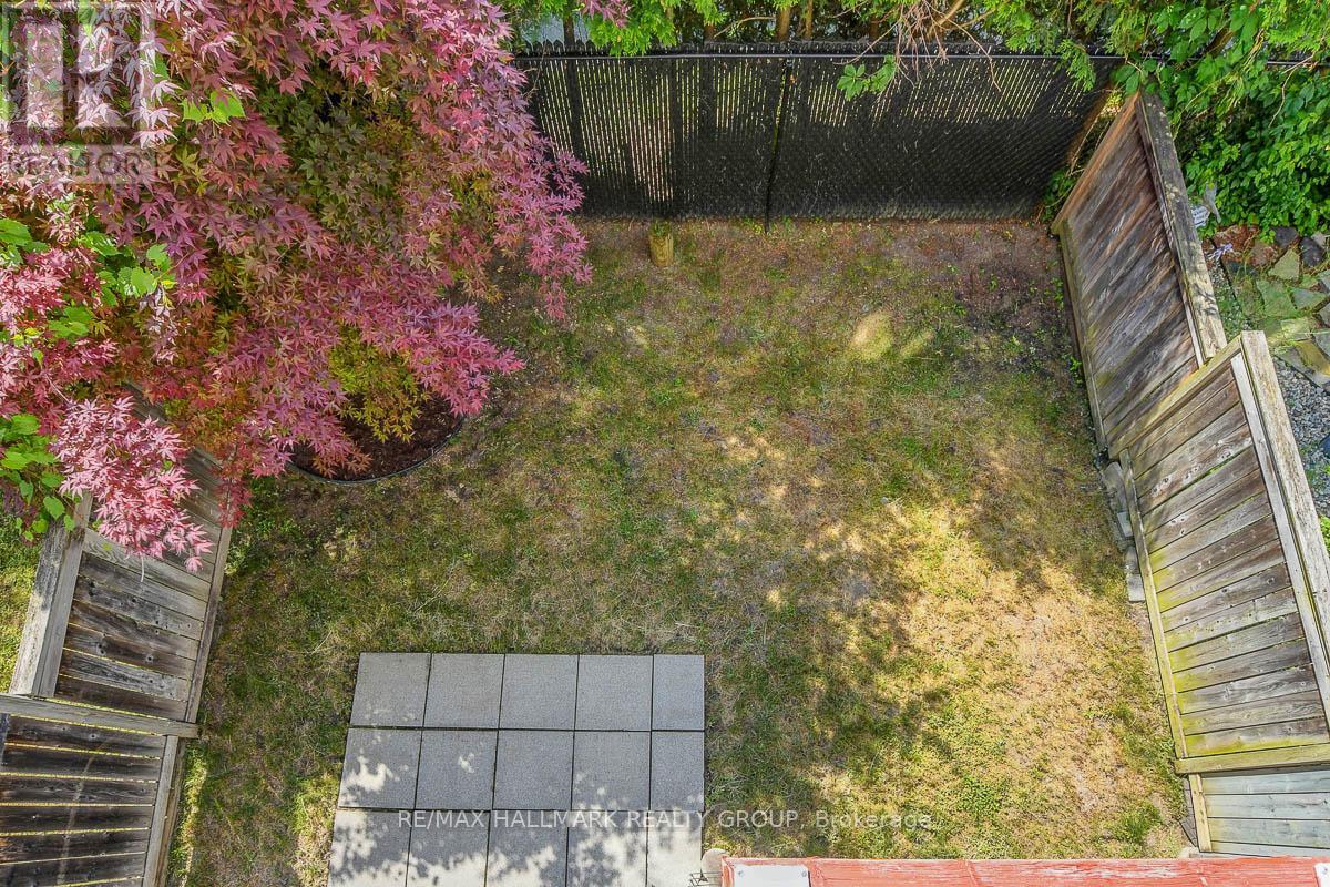 553 Burleigh Private, Ottawa, Ontario  K1J 1J9 - Photo 12 - X12391141