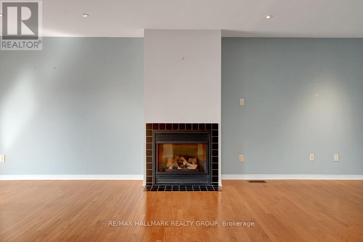 553 Burleigh Private, Ottawa, Ontario  K1J 1J9 - Photo 9 - X12391141