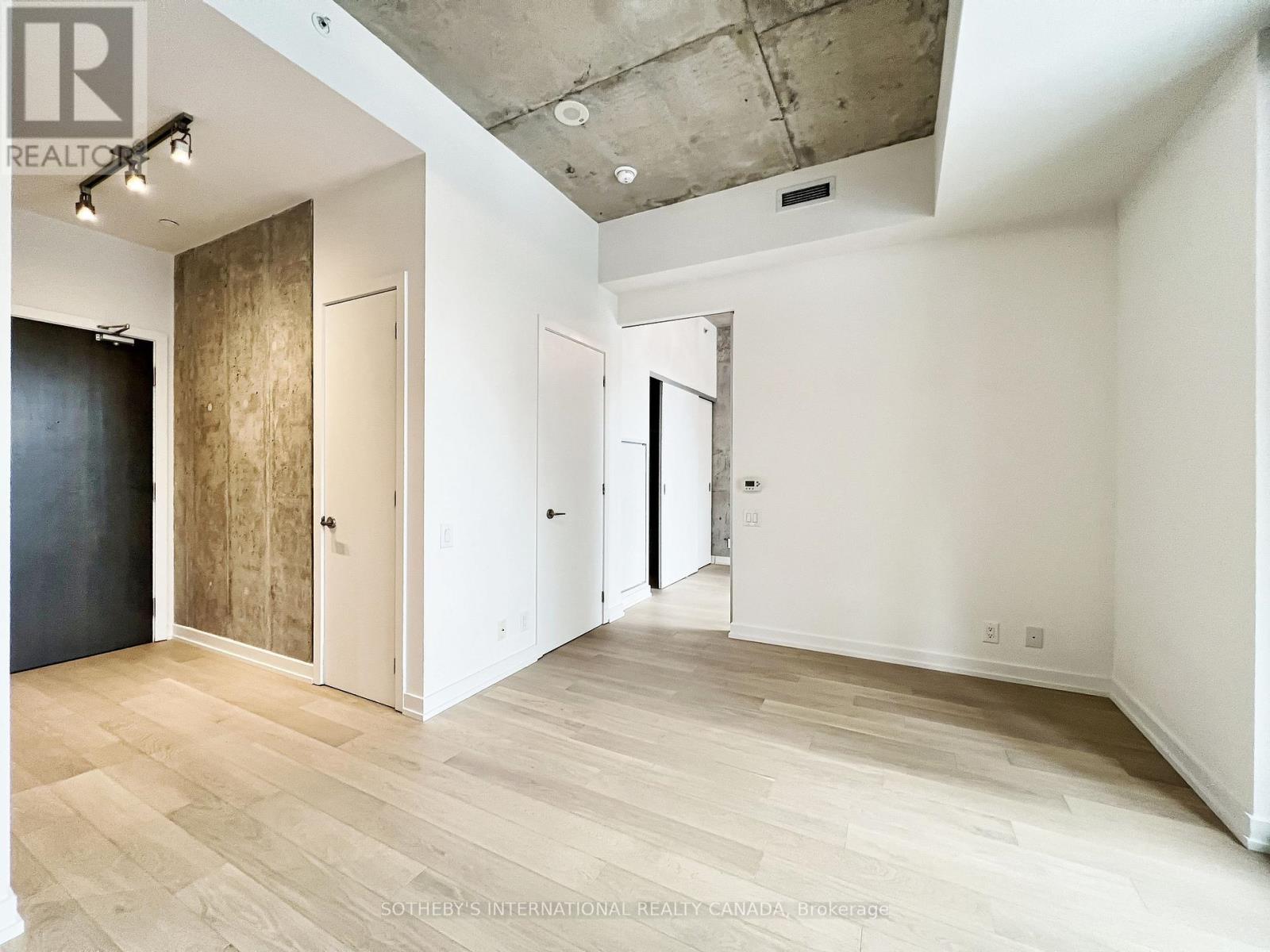606 - 11 Charlotte Street, Toronto, Ontario  M5V 0M6 - Photo 8 - C12390967