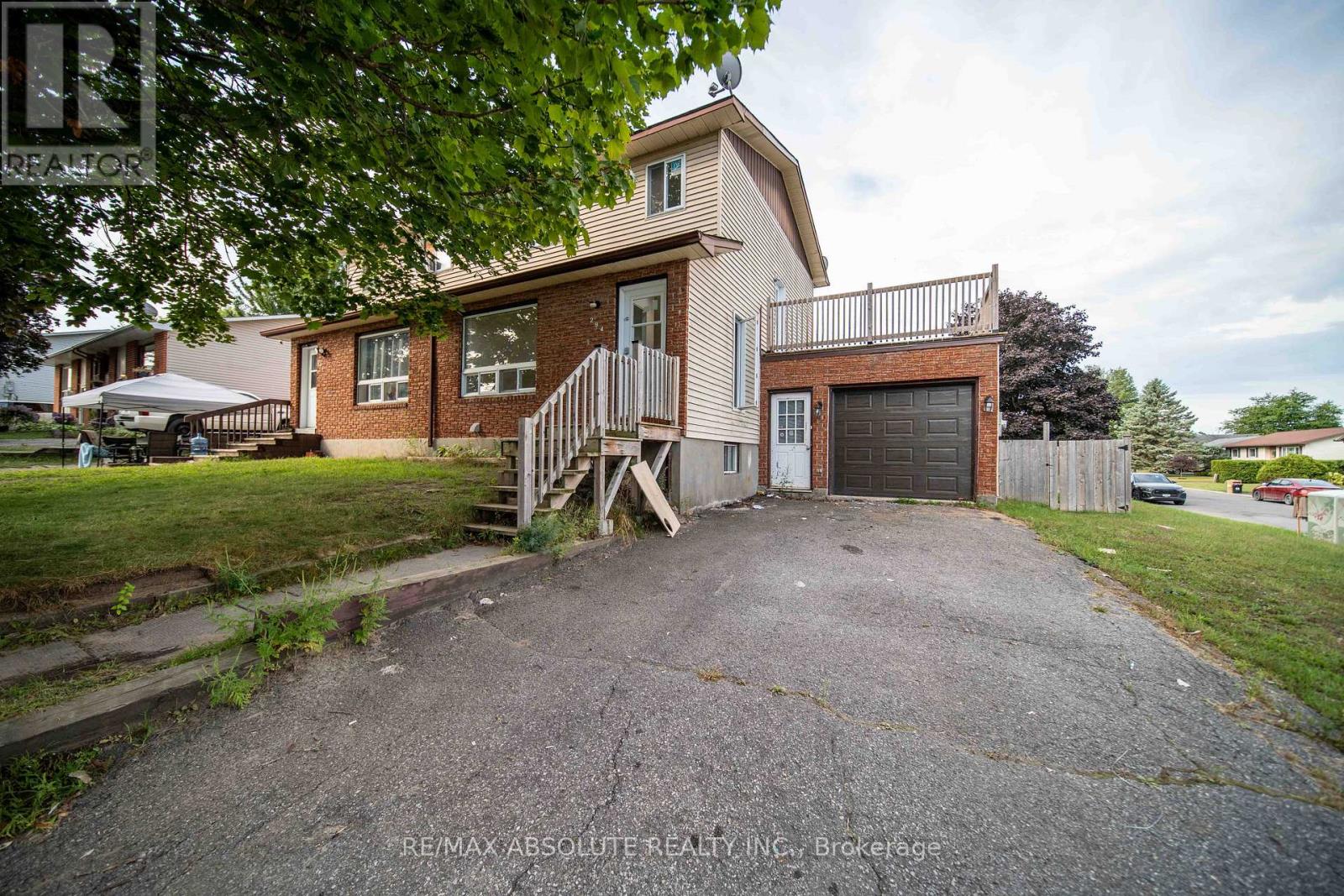 294 Therese Avenue, Clarence-Rockland, Ontario  K4K 1G9 - Photo 1 - X12391206