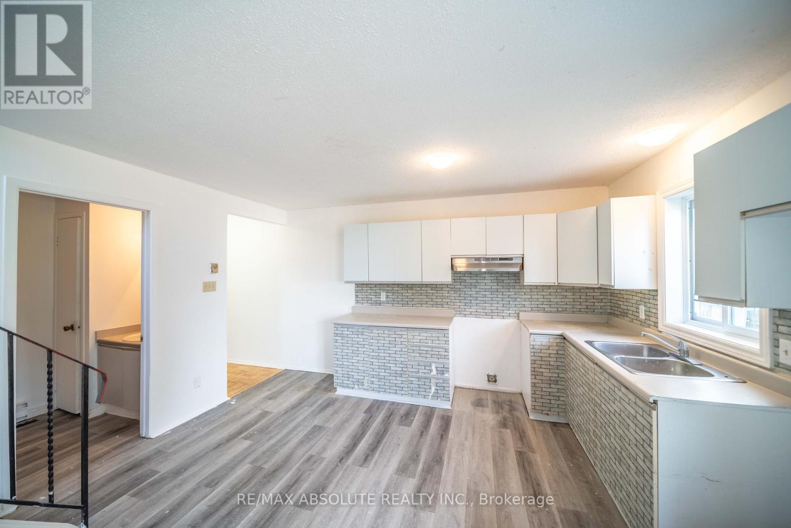 294 Therese Avenue, Clarence-Rockland, Ontario  K4K 1G9 - Photo 12 - X12391206