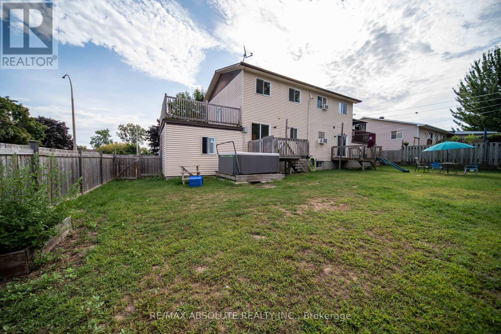 294 Therese Avenue, Clarence-Rockland, Ontario  K4K 1G9 - Photo 27 - X12391206