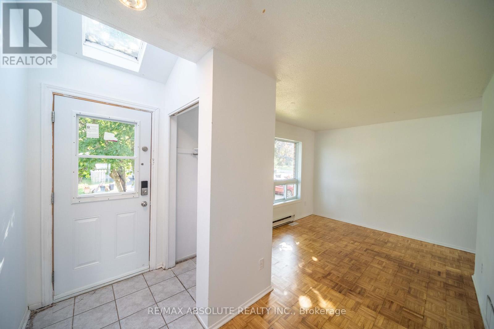 294 Therese Avenue, Clarence-Rockland, Ontario  K4K 1G9 - Photo 9 - X12391206