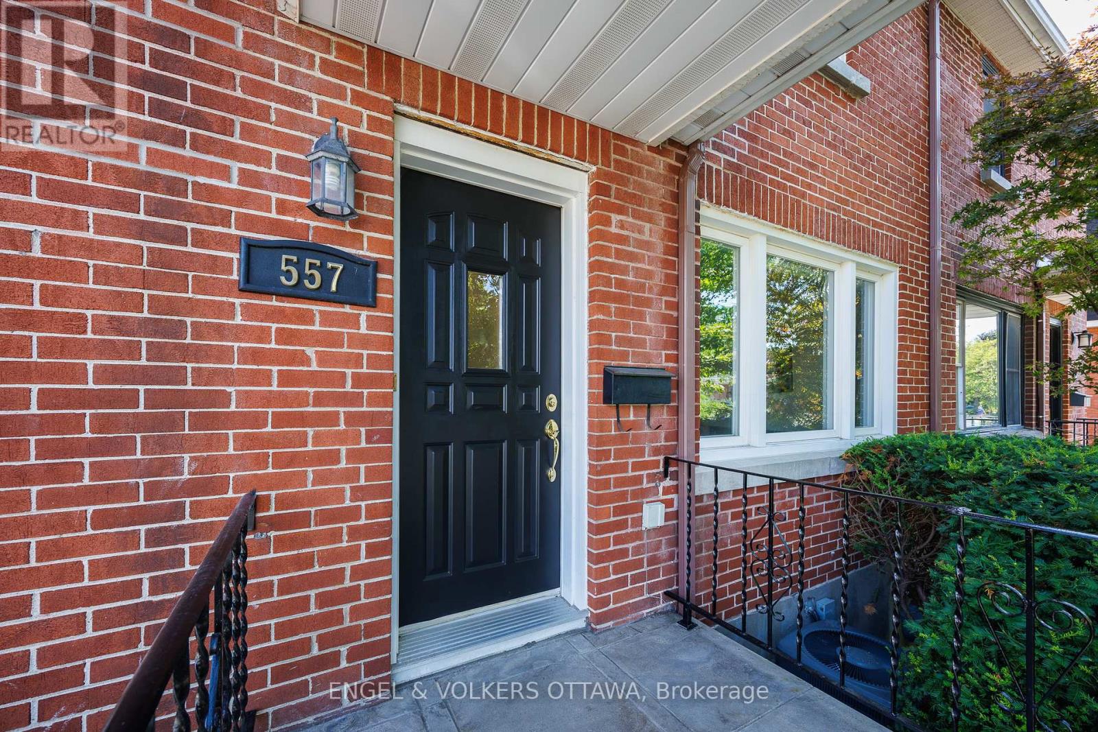 Property at 557 ROOSEVELT AVENUE image 4