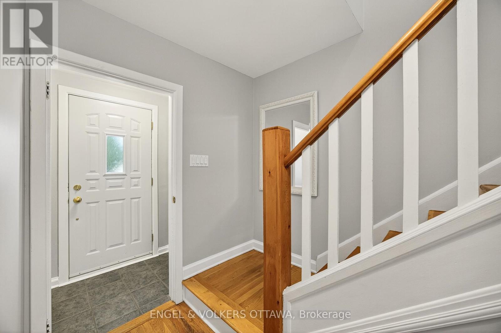 Property at 557 ROOSEVELT AVENUE image 5