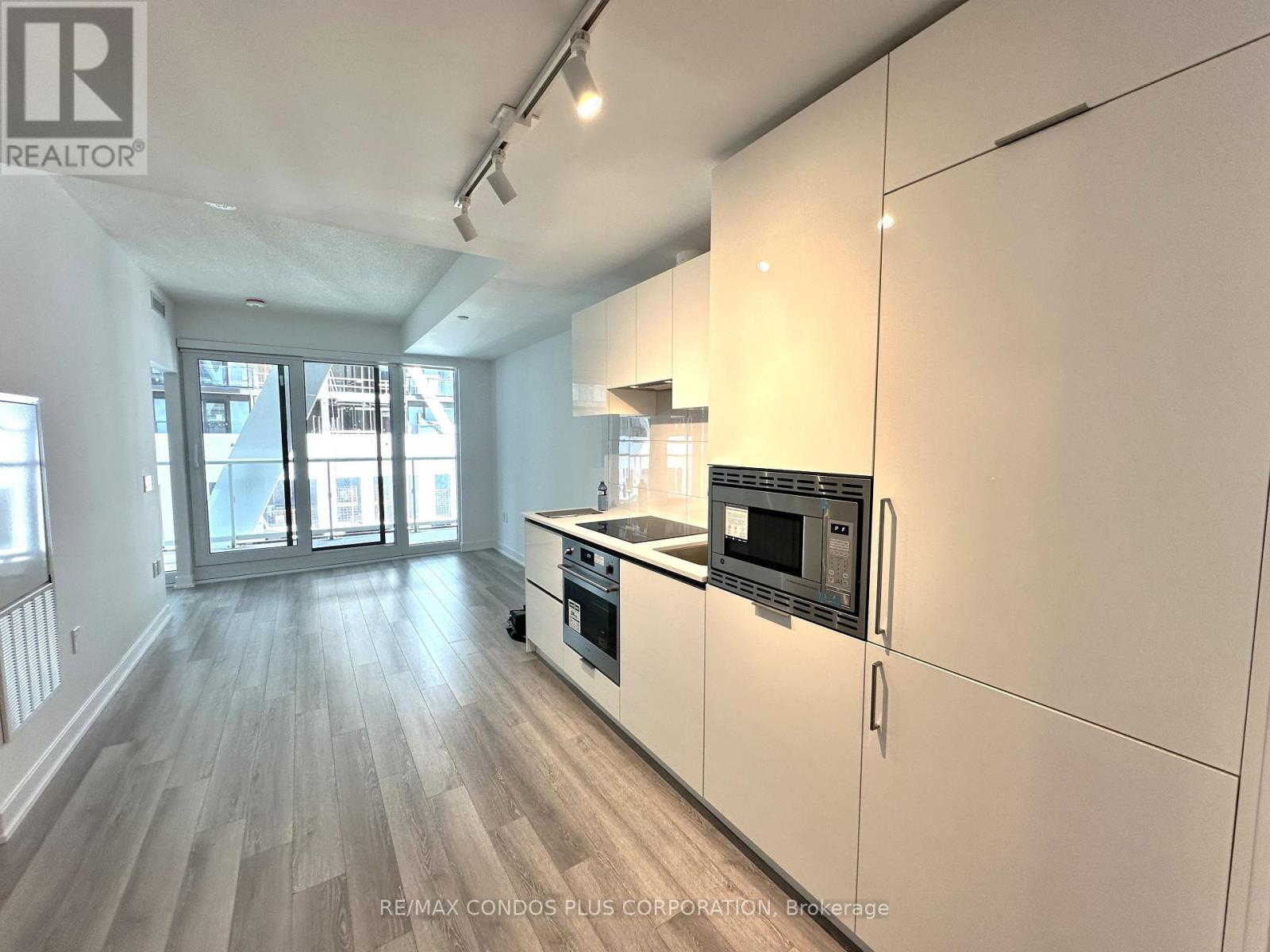 1123 - 230 SIMCOE STREET, Toronto, Ontario