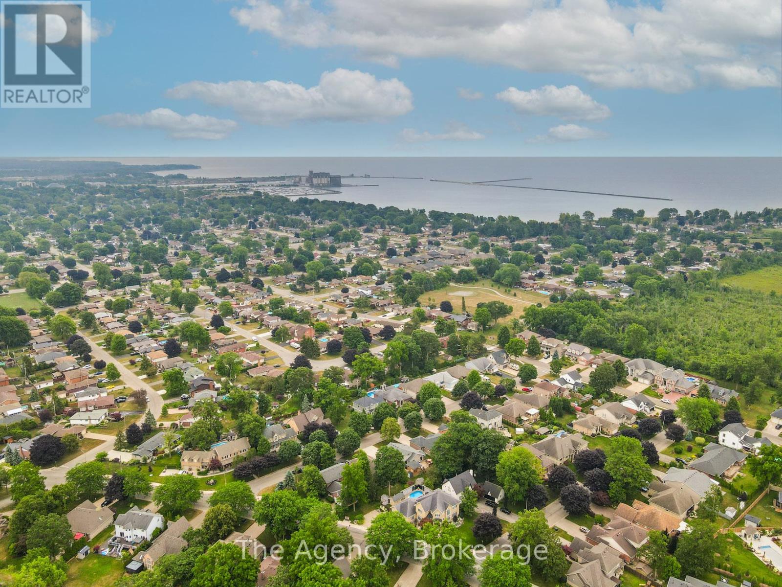 10 Westwood Drive, Port Colborne, Ontario  L3K 6B8 - Photo 47 - X12391067