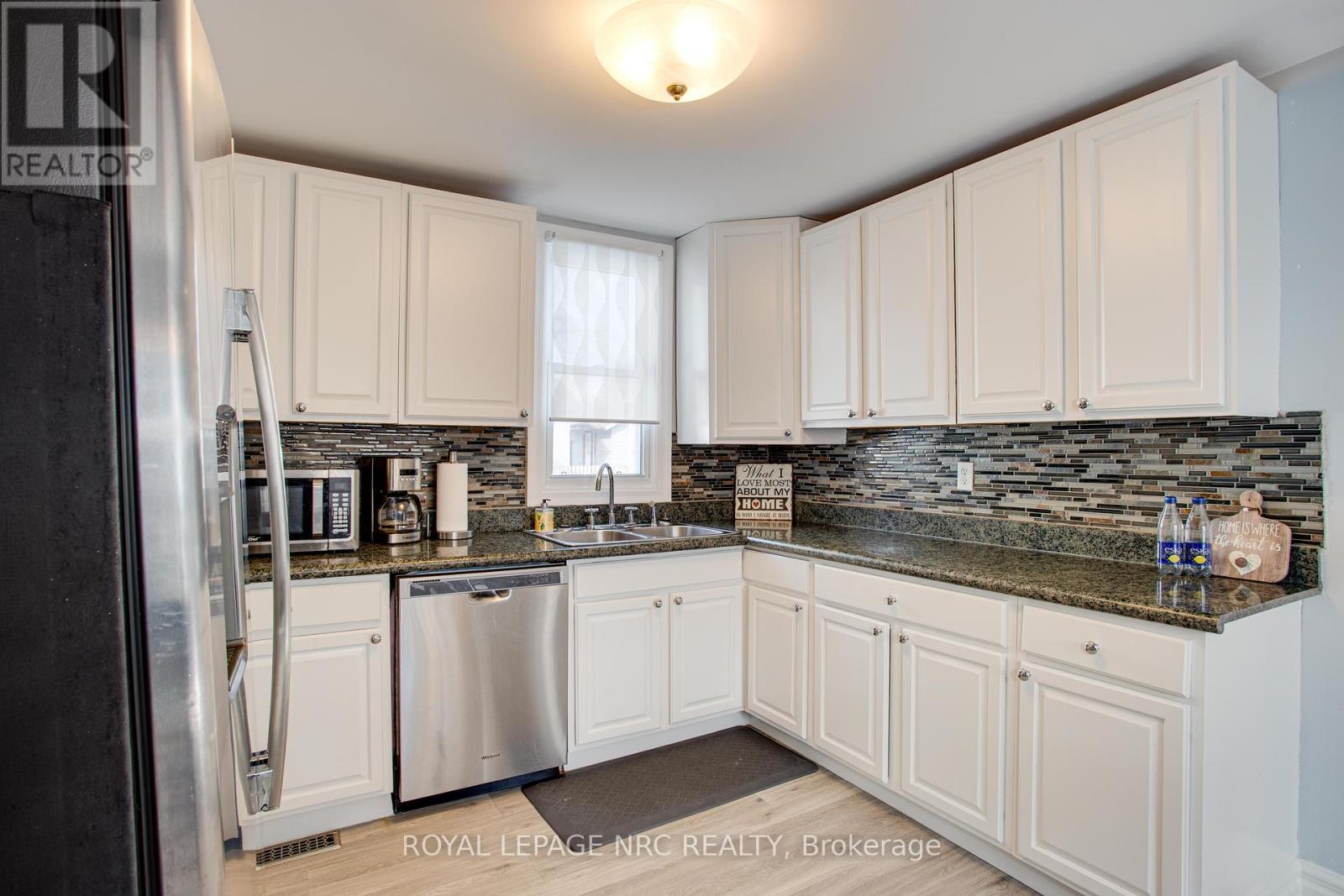3776 Fairfield Avenue, Fort Erie, Ontario  L0S 1B0 - Photo 17 - X12391145