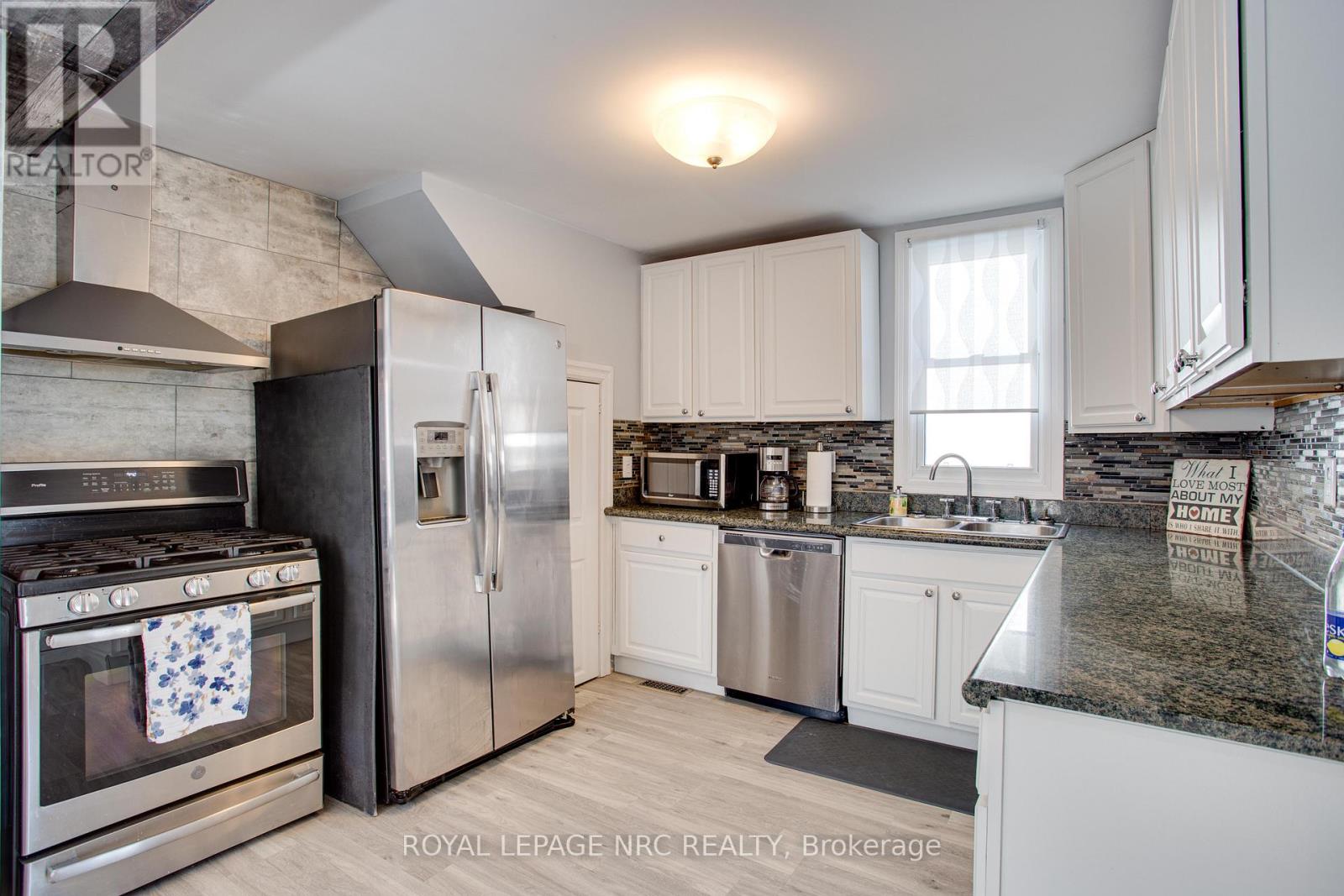 3776 Fairfield Avenue, Fort Erie, Ontario  L0S 1B0 - Photo 37 - X12391145