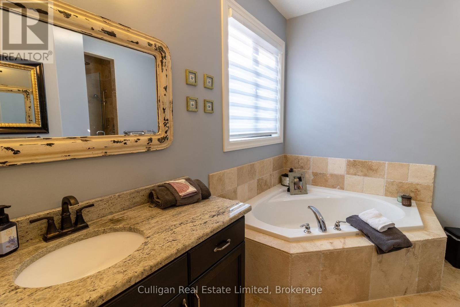 Unit #47 - 181 Skyline Avenue, London North, Ontario  N5X 0B2 - Photo 10 - X12391072