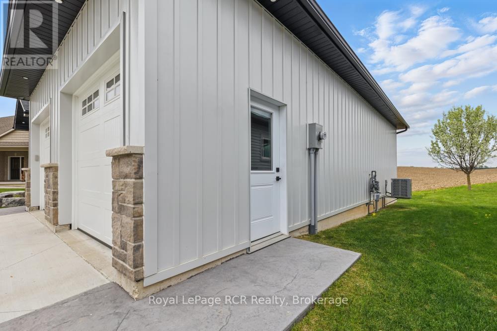 13 Jonathan Crescent, South Bruce, Ontario  N0G 2J0 - Photo 38 - X12391170