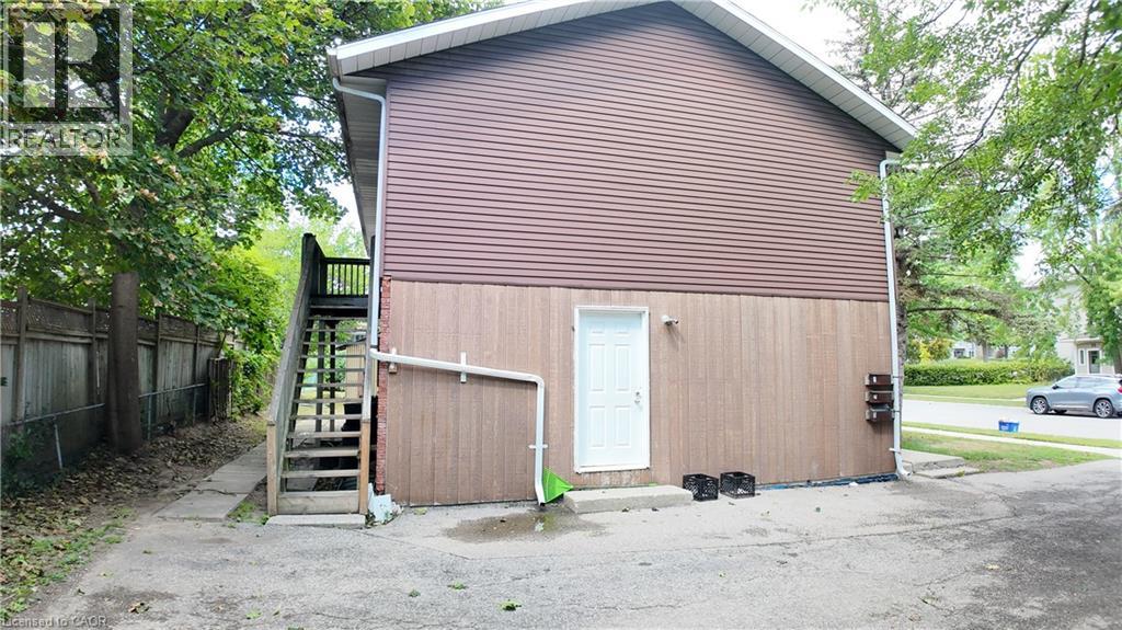 379 Holly Street, Waterloo, Ontario  N2L 4G5 - Photo 9 - 40761936