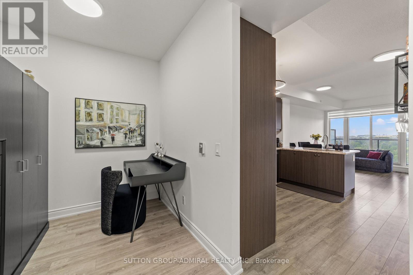 916 - 9618 Yonge Street, Richmond Hill, Ontario  L4C 0X5 - Photo 13 - N12390927