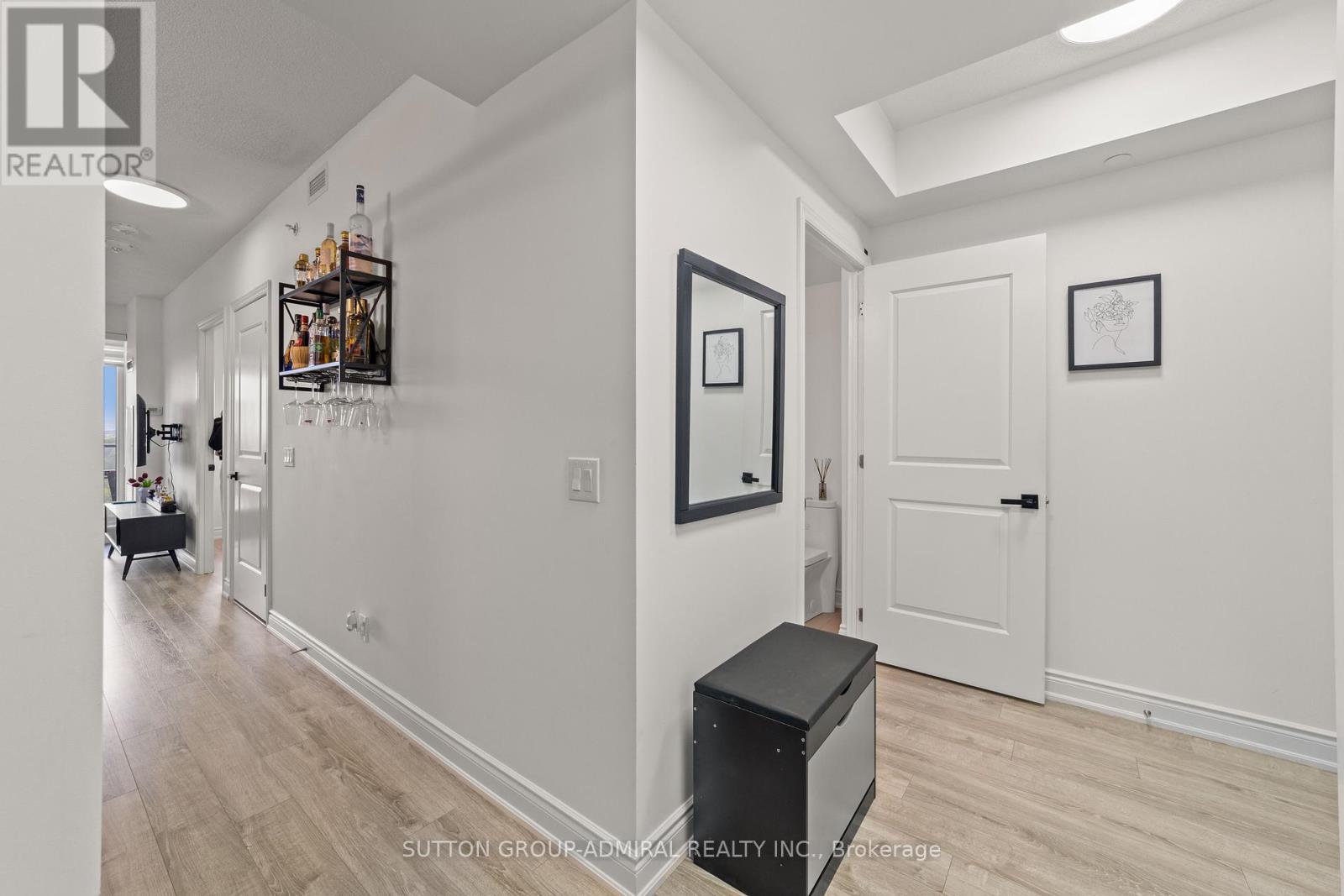 916 - 9618 Yonge Street, Richmond Hill, Ontario  L4C 0X5 - Photo 14 - N12390927