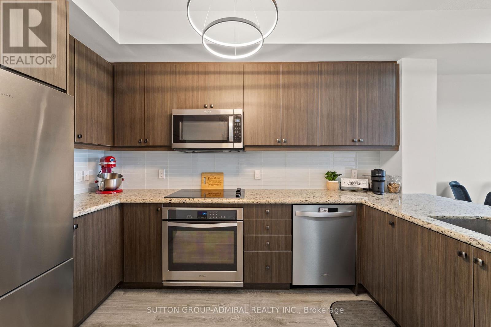 916 - 9618 Yonge Street, Richmond Hill, Ontario  L4C 0X5 - Photo 17 - N12390927