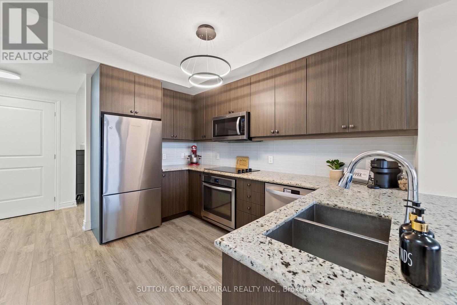 916 - 9618 Yonge Street, Richmond Hill, Ontario  L4C 0X5 - Photo 18 - N12390927