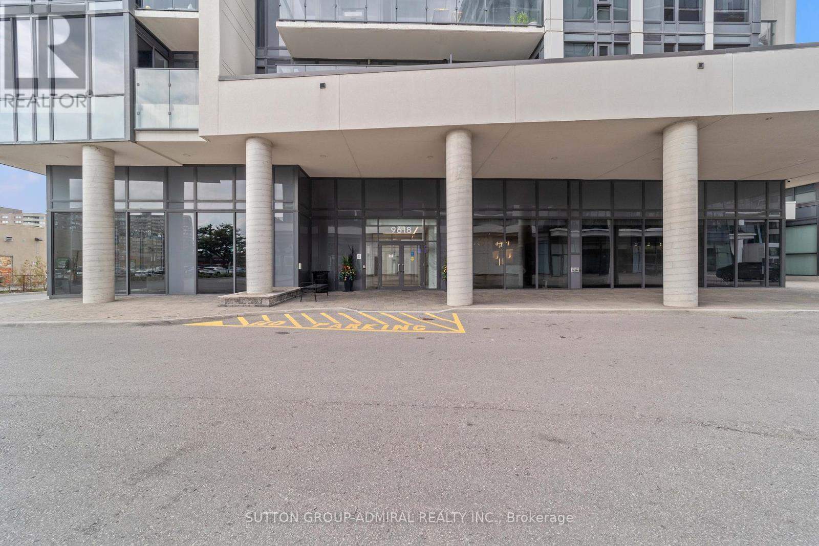 916 - 9618 Yonge Street, Richmond Hill, Ontario  L4C 0X5 - Photo 2 - N12390927