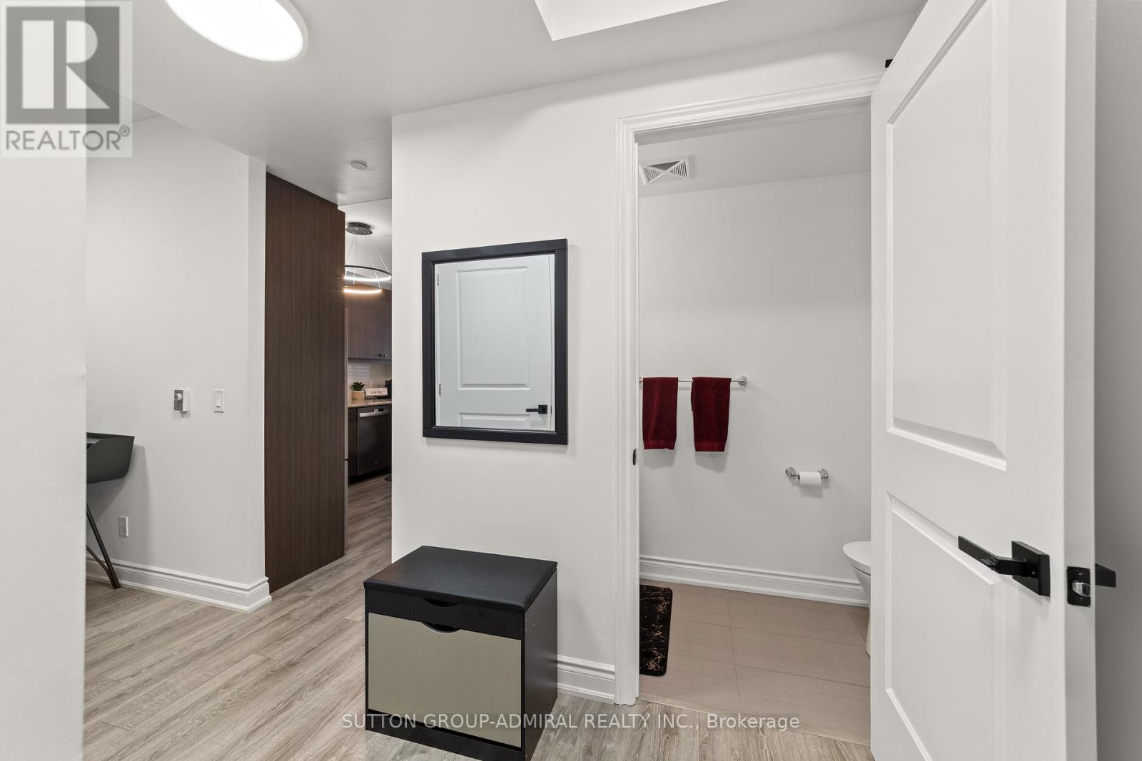 916 - 9618 Yonge Street, Richmond Hill, Ontario  L4C 0X5 - Photo 8 - N12390927