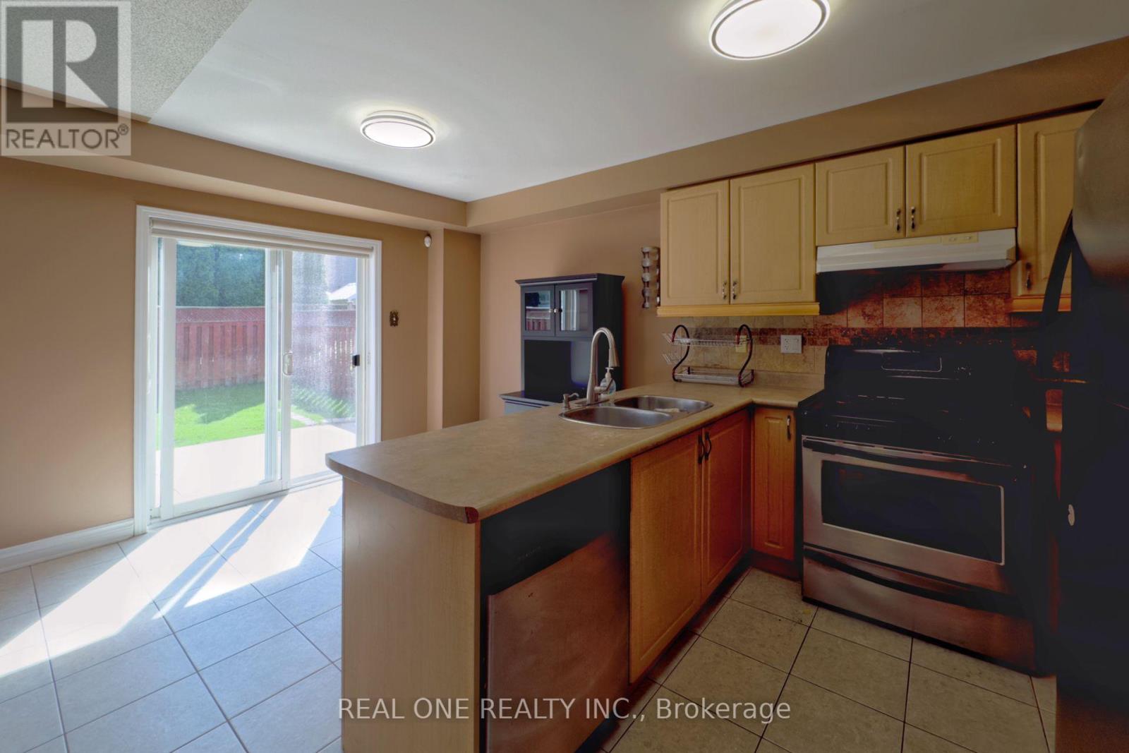 191 Flagstone Way, Newmarket, Ontario  L3X 2Z7 - Photo 11 - N12390947