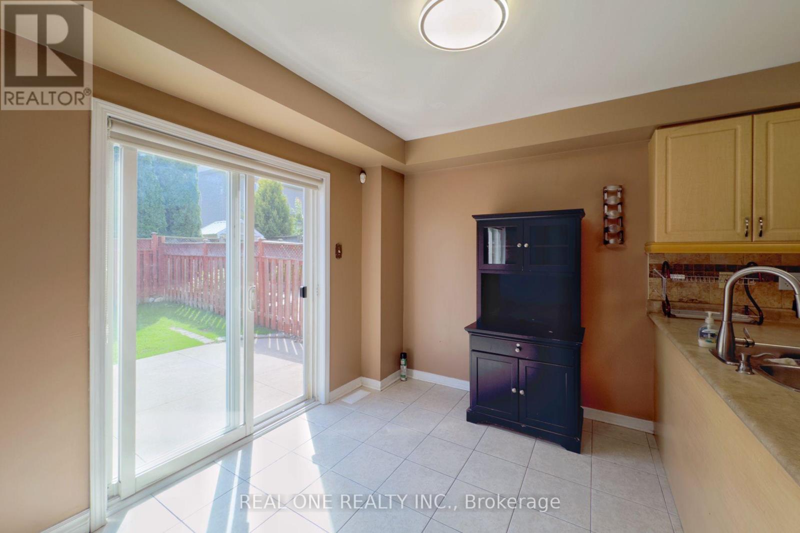 191 Flagstone Way, Newmarket, Ontario  L3X 2Z7 - Photo 13 - N12390947