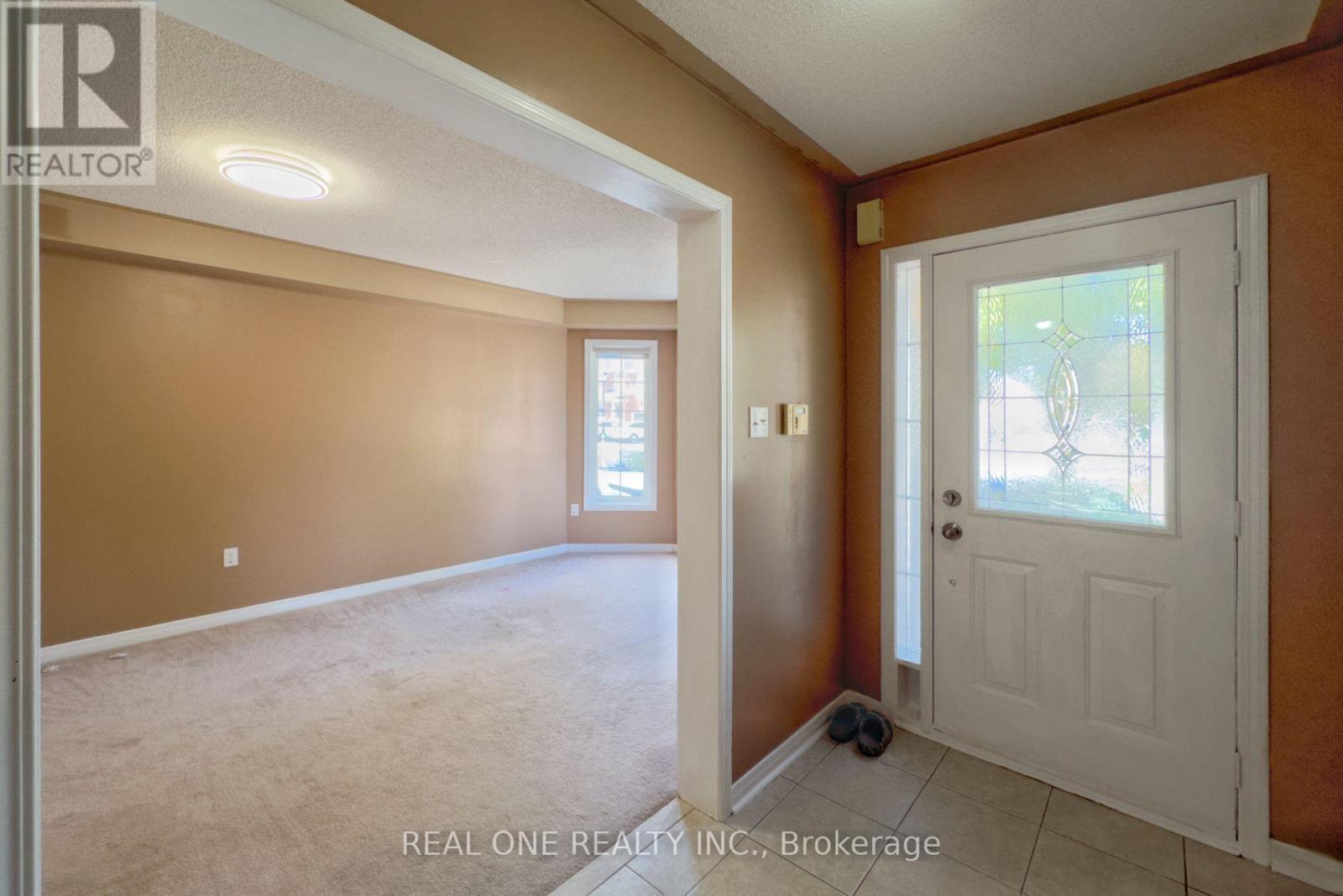 191 Flagstone Way, Newmarket, Ontario  L3X 2Z7 - Photo 3 - N12390947
