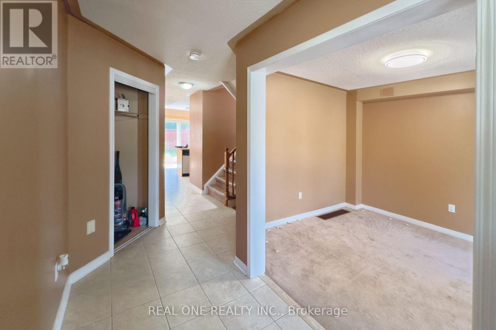 191 Flagstone Way, Newmarket, Ontario  L3X 2Z7 - Photo 6 - N12390947