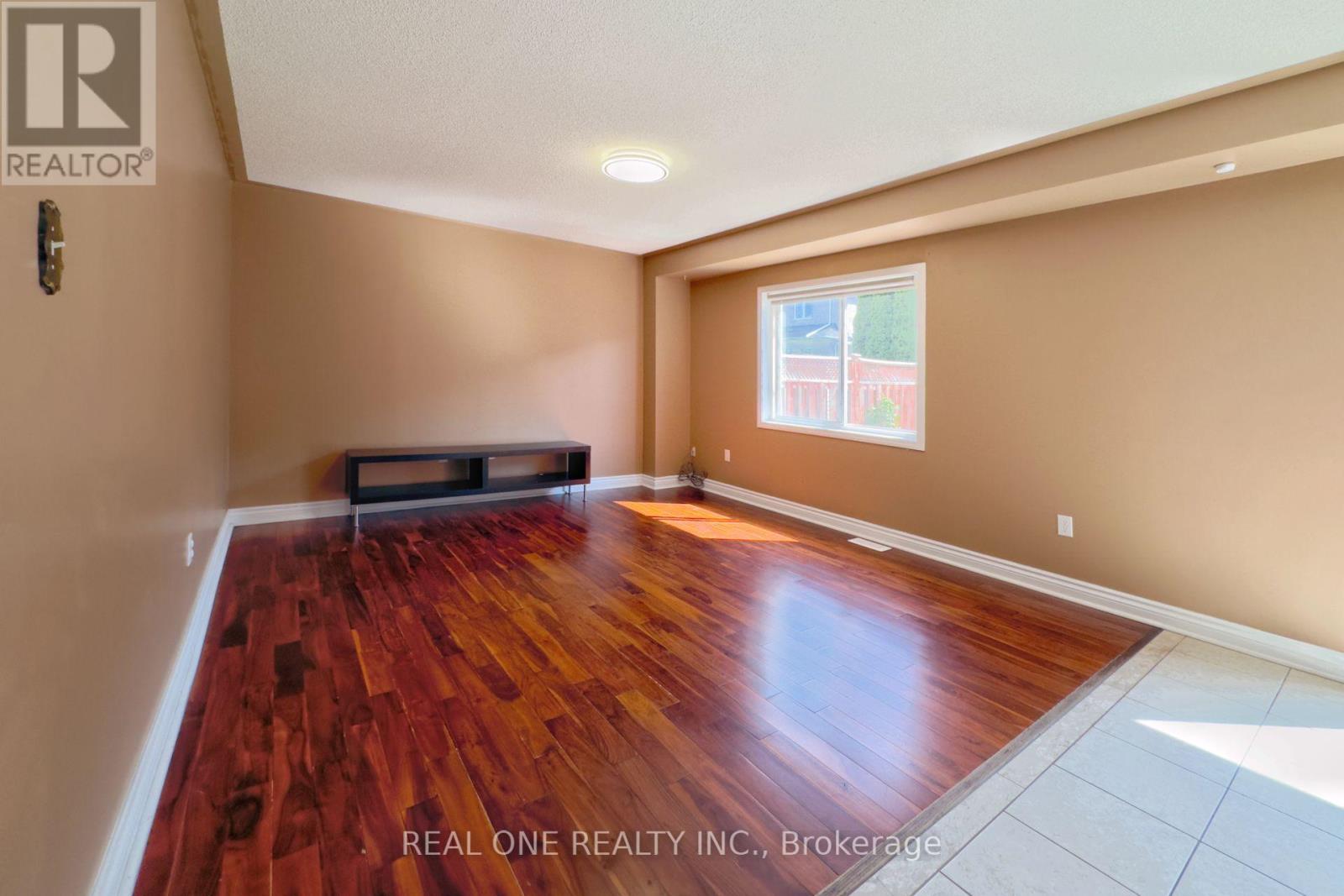 191 Flagstone Way, Newmarket, Ontario  L3X 2Z7 - Photo 9 - N12390947