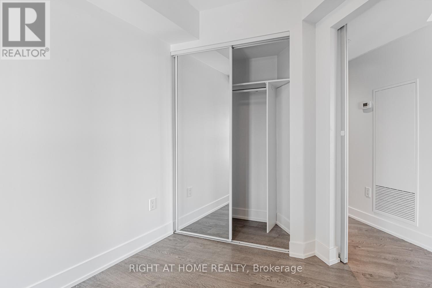 318 - 9 Mabelle Avenue, Toronto, Ontario  M9A 0E1 - Photo 16 - W12387392
